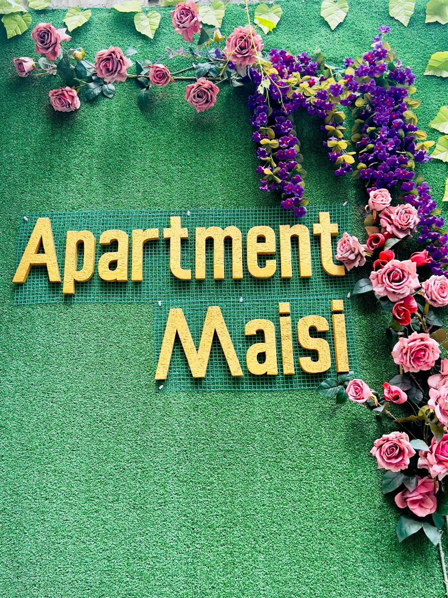Apartment Maisi Batumi Exterior photo