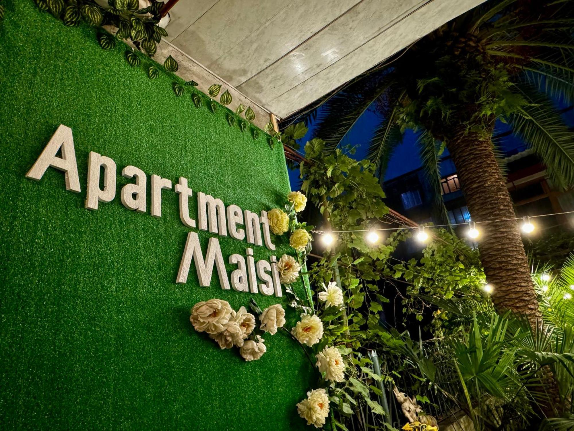 Apartment Maisi Batumi Exterior photo